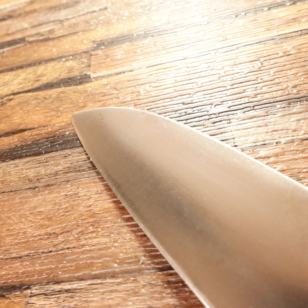 Sakai Hidetada Santoku Knife, Sharpened, Water Buffalo Octagonal Handle, All‑Purpose, Hagane, With Sakai Hammered Blade Label, Traditional Craft, 175 mm