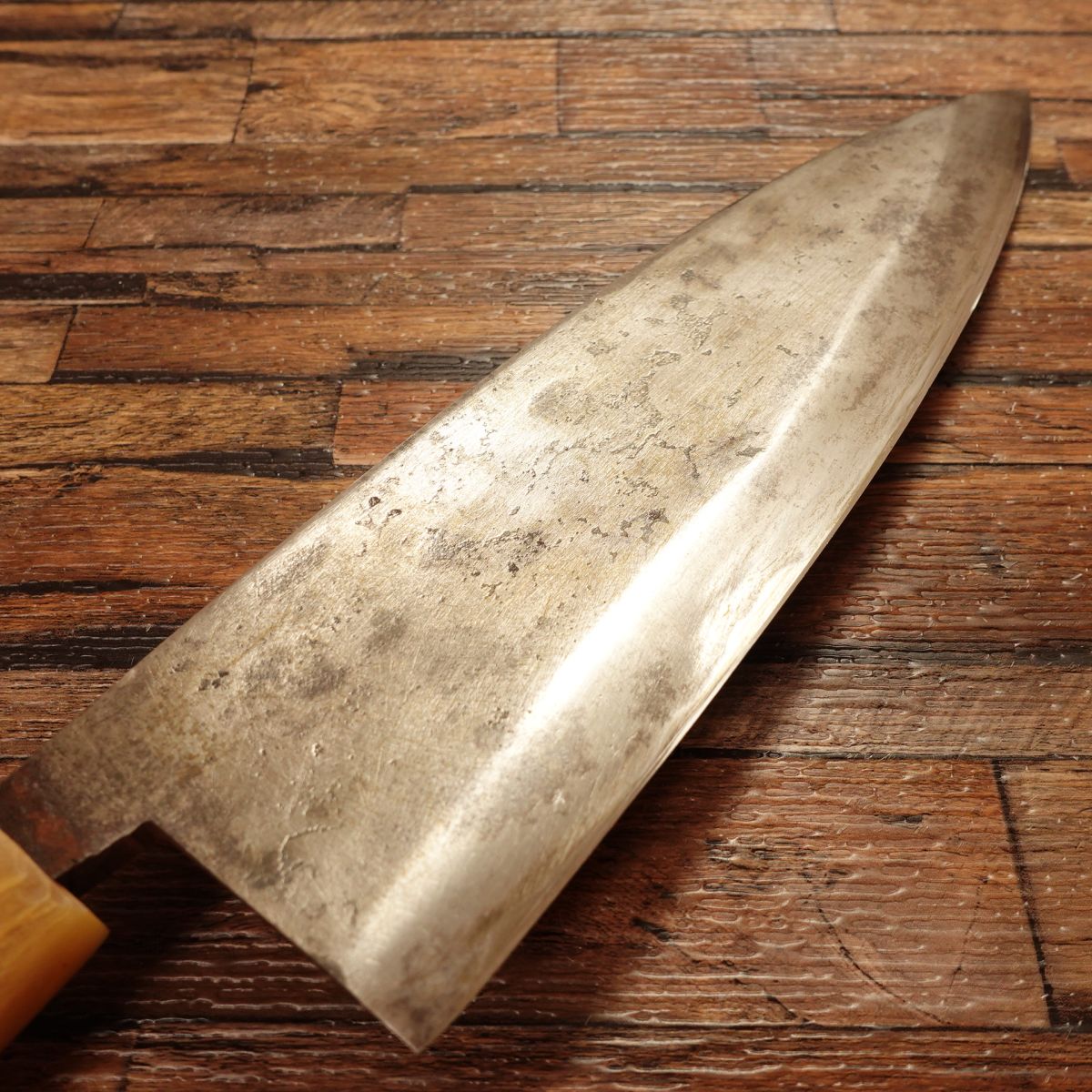 Aritsugu Large Deba Knife, Sharpened, White Water Buffalo Handle, Premium Model, 240mm