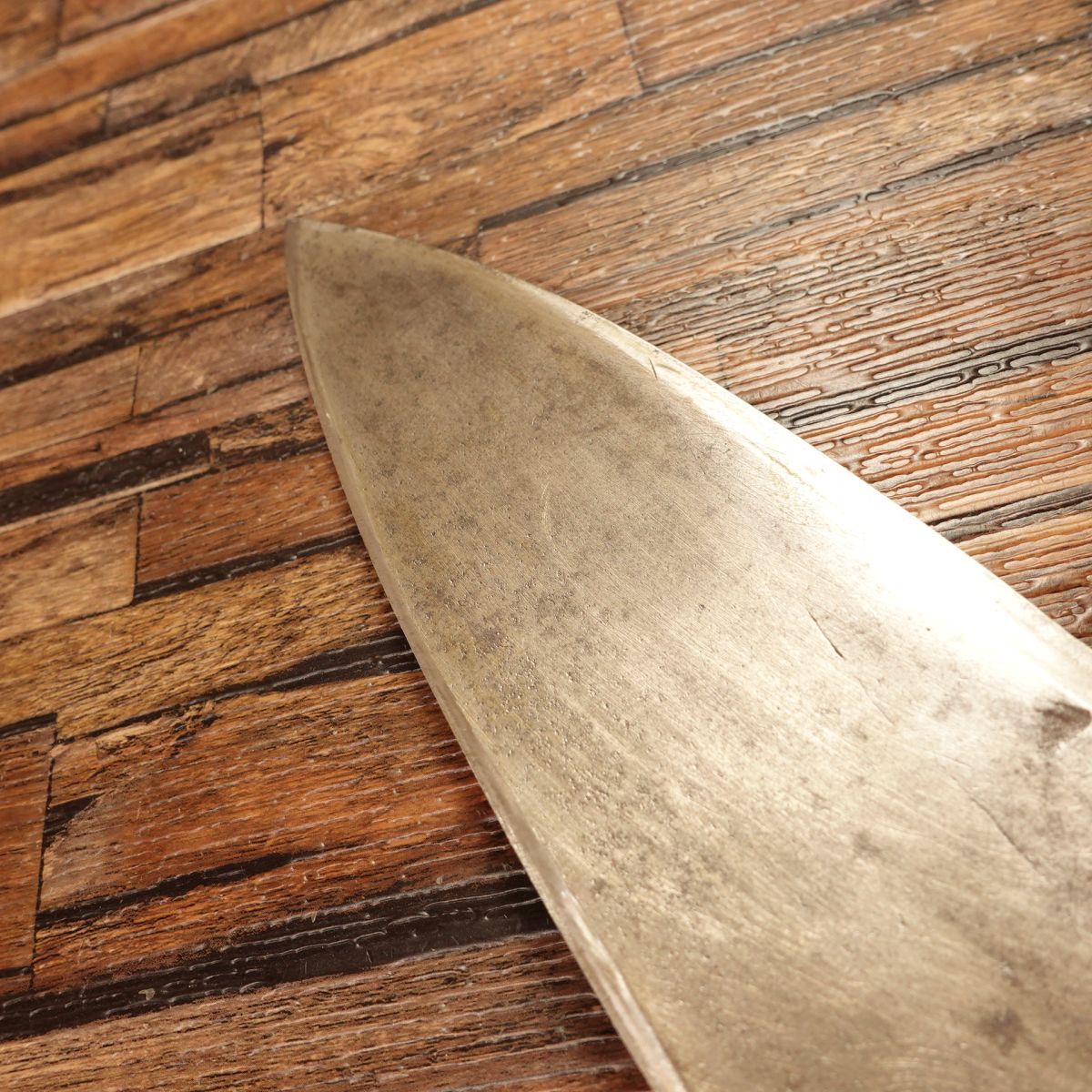 Aritsugu Large Deba Knife, Sharpened, White Water Buffalo Handle, Premium Model, 240mm