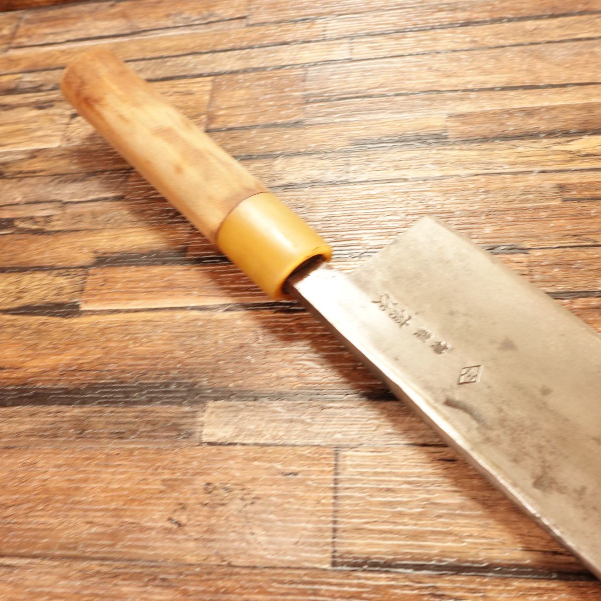 Aritsugu Large Deba Knife, Sharpened, White Water Buffalo Handle, Premium Model, 240mm