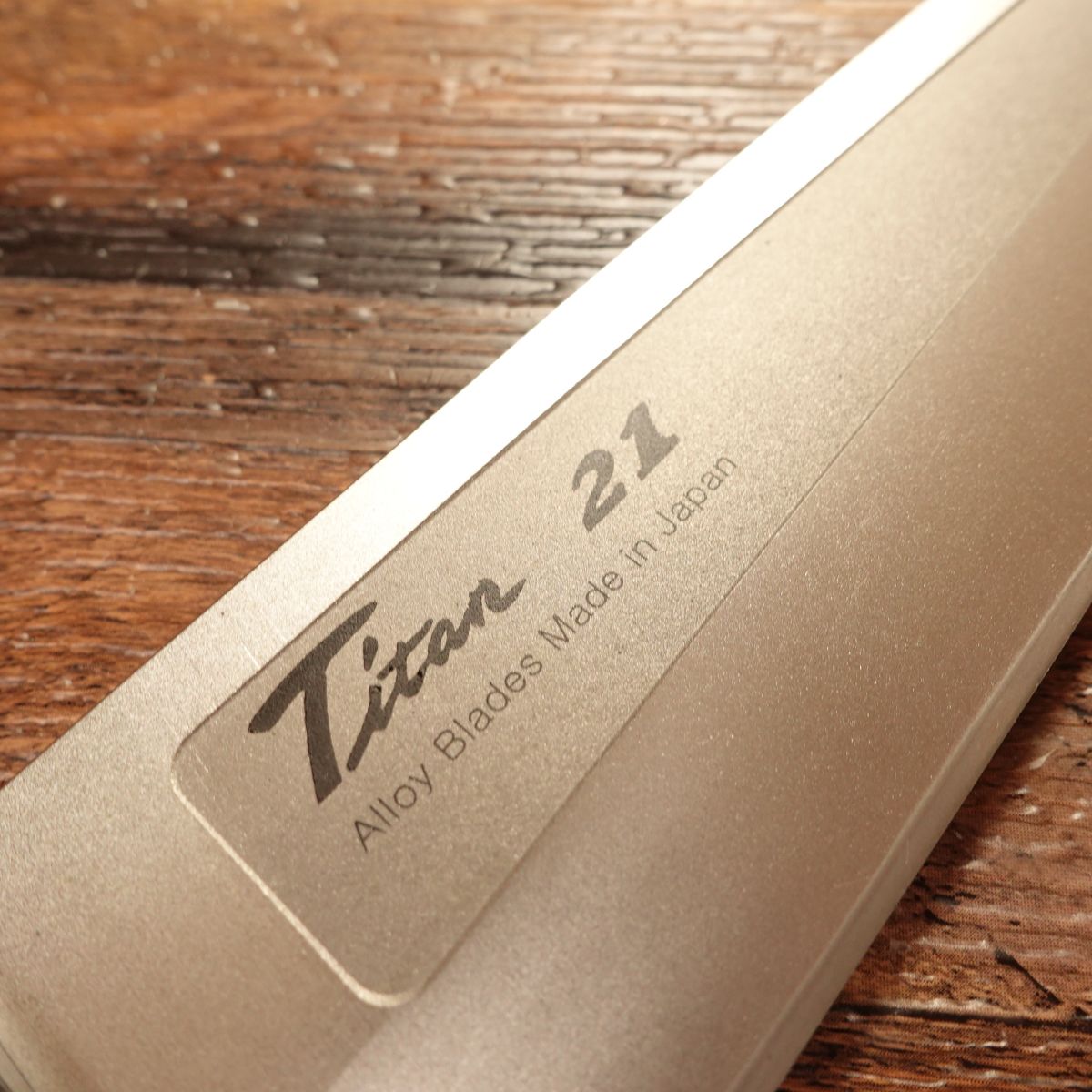 Titan21 Santoku Knife, Sharpened, All-Purpose Knife, Titanium Silver, Good Design Award, Nearly Unused, 170mm