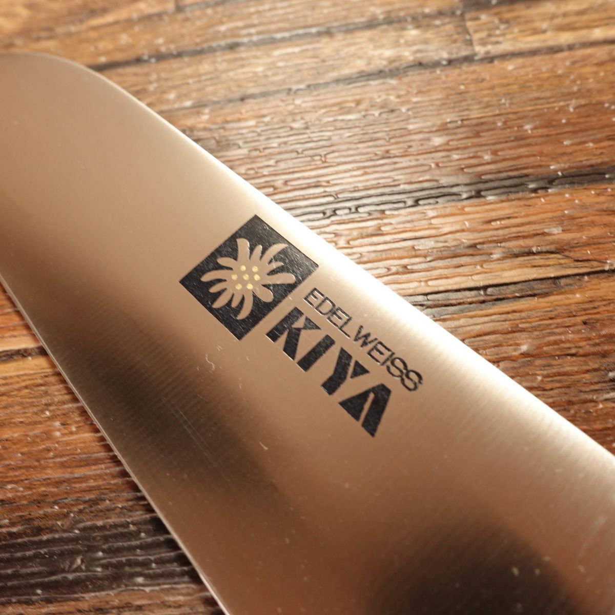 Kiya Santoku Knife, Sharpened, KIYA Edelweiss, All-Purpose Knife, With Seal & Protective Case, 180mm
