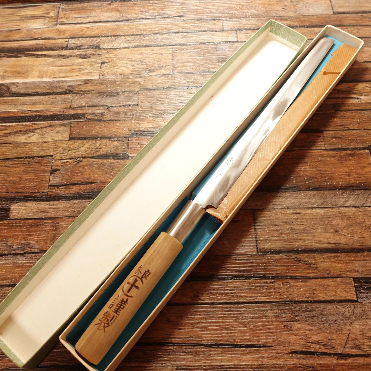 Naramaruju Tako-Hiki Knife, Sharpened, Sashimi Knife, Boxed, 215mm