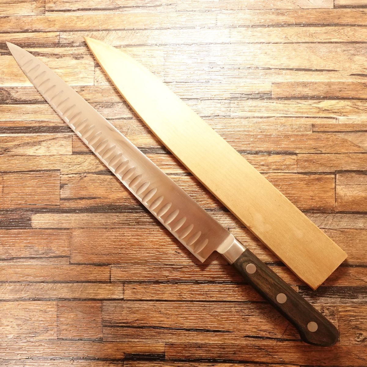 Misono Sujihiki Knife, Sharpened, Misono Salmon, Slim Slicer, Molybdenum Stainless, Wooden Saya, 305mm