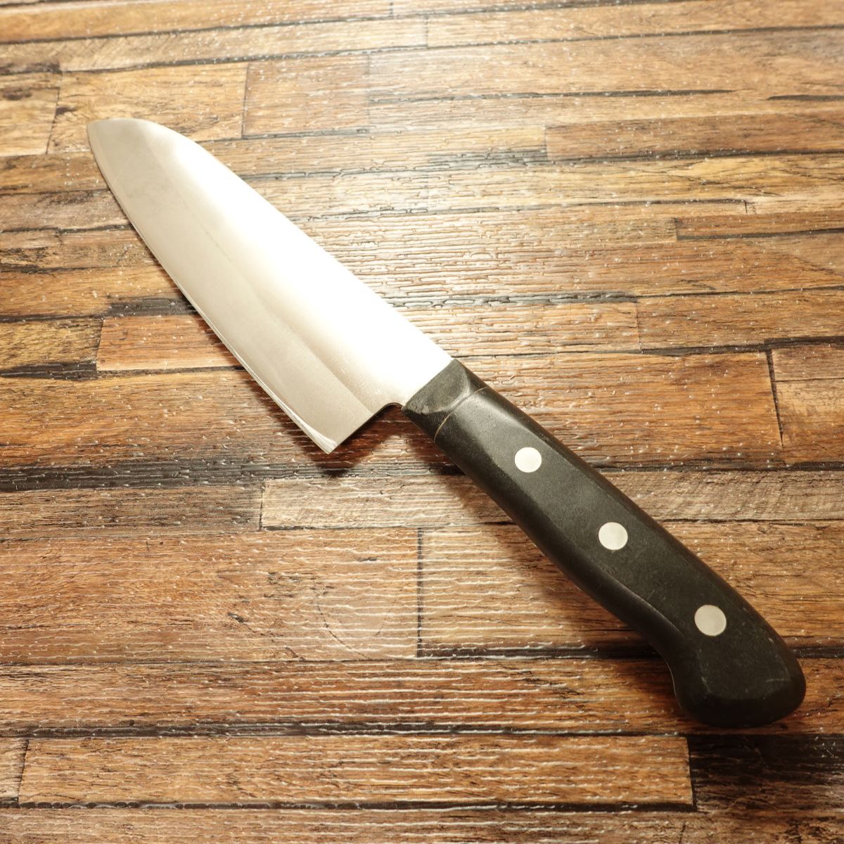 Seki Magoroku Santoku Knife, Sharpened, Warikomi Steel, All-Purpose Knife, KAI, 170mm