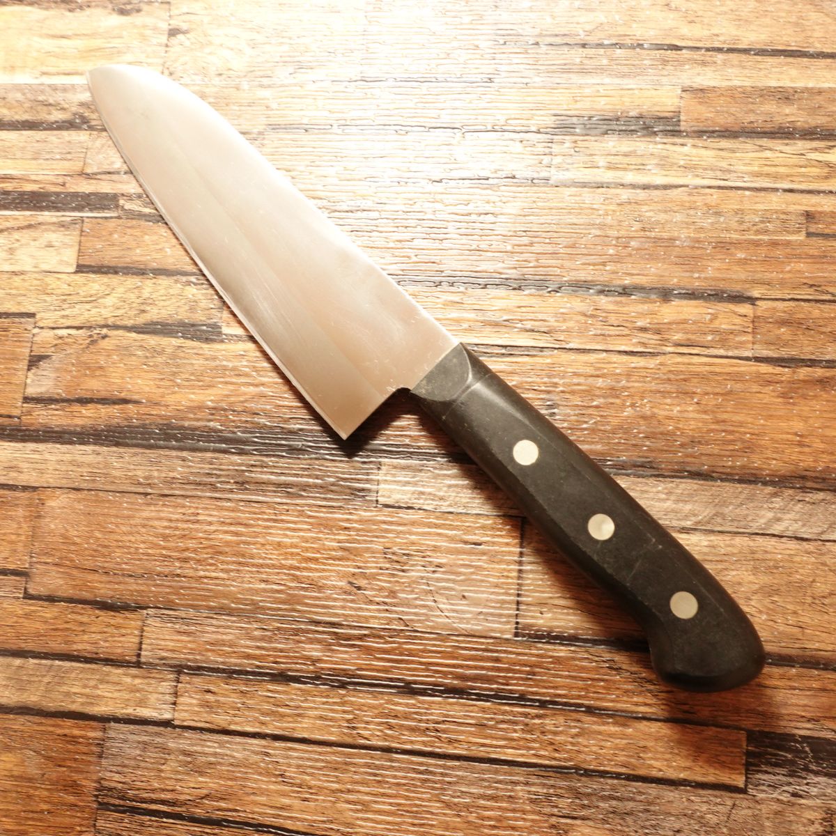 Seki Magoroku Santoku Knife, Sharpened, Warikomi Steel, All-Purpose Knife, KAI, 165mm