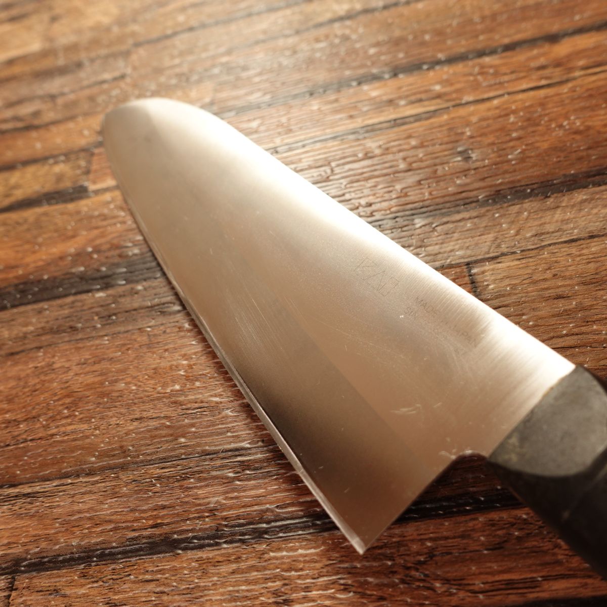 Seki Magoroku Santoku Knife, Sharpened, Warikomi Steel, All-Purpose Knife, KAI, 165mm