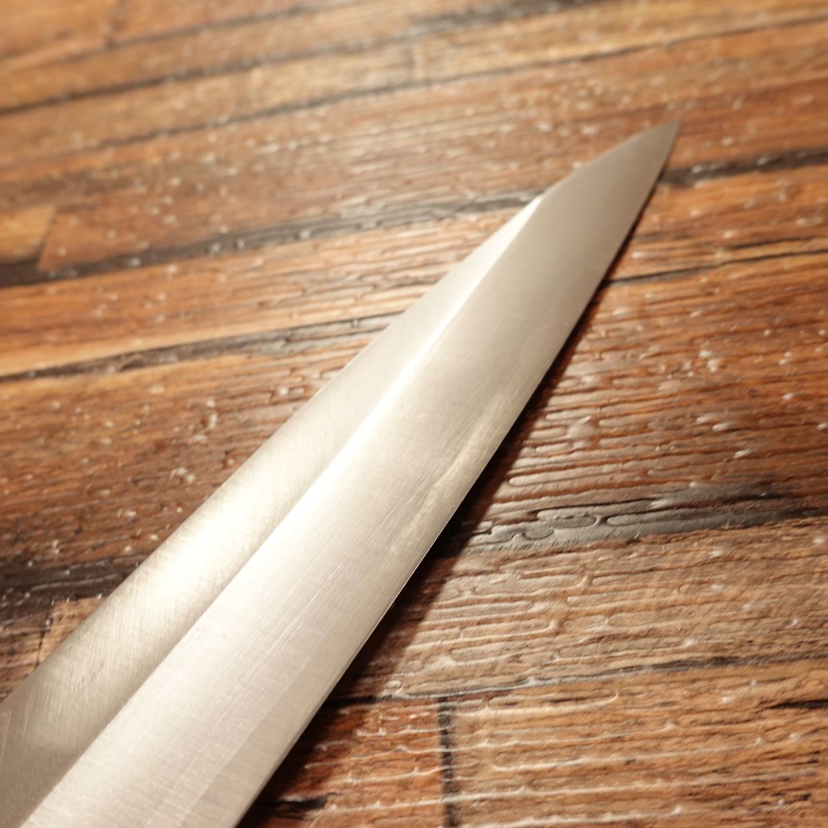 Kikuichimonji Yanagiba Knife, Sharpened, Water Buffalo Handle, Sashimi Knife, Extra-Fine Condition, 245mm