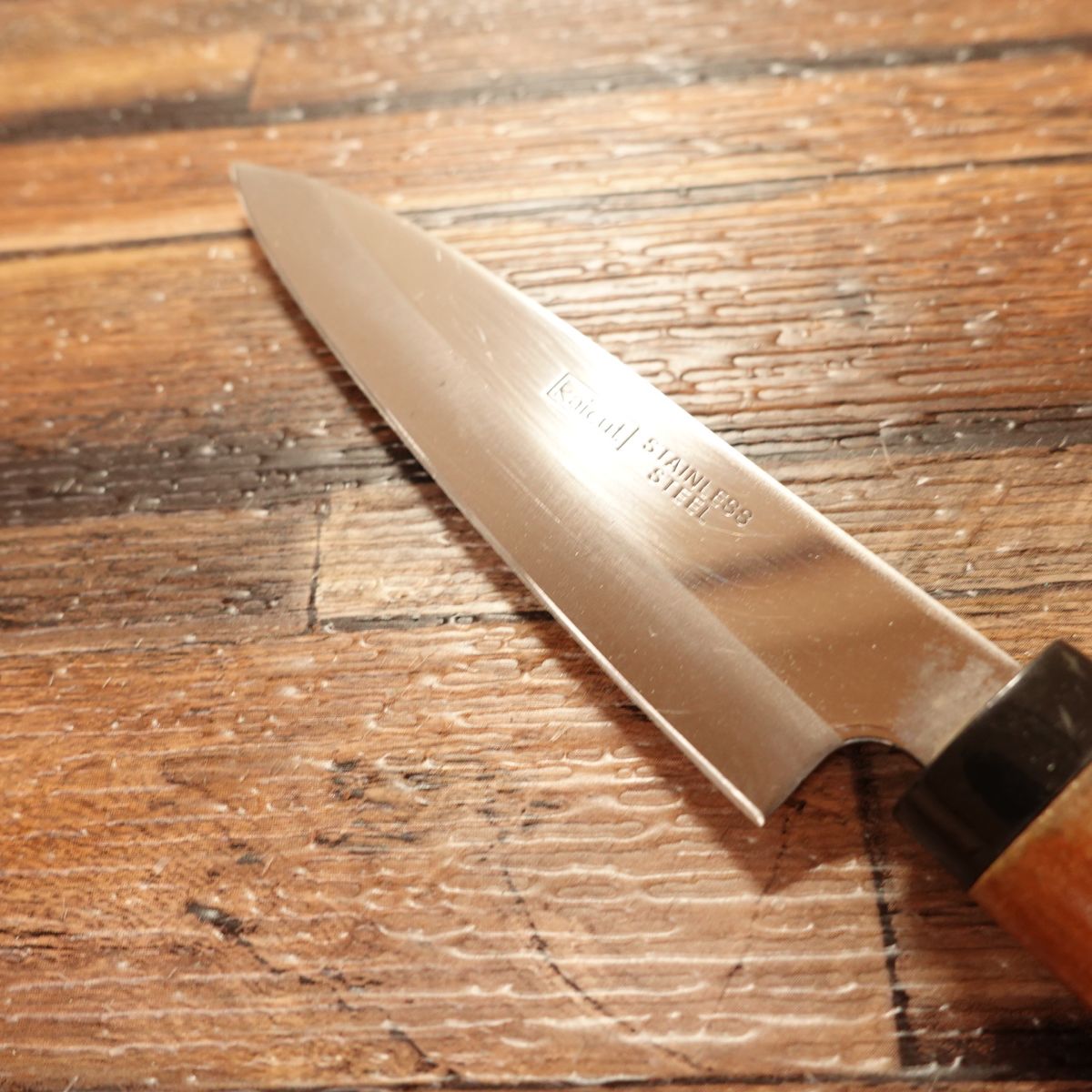 Kai Cut Petty Knife, Sharpened, Wooden Saya, Fruit & Garnish Knife, Stainless Steel, 95mm