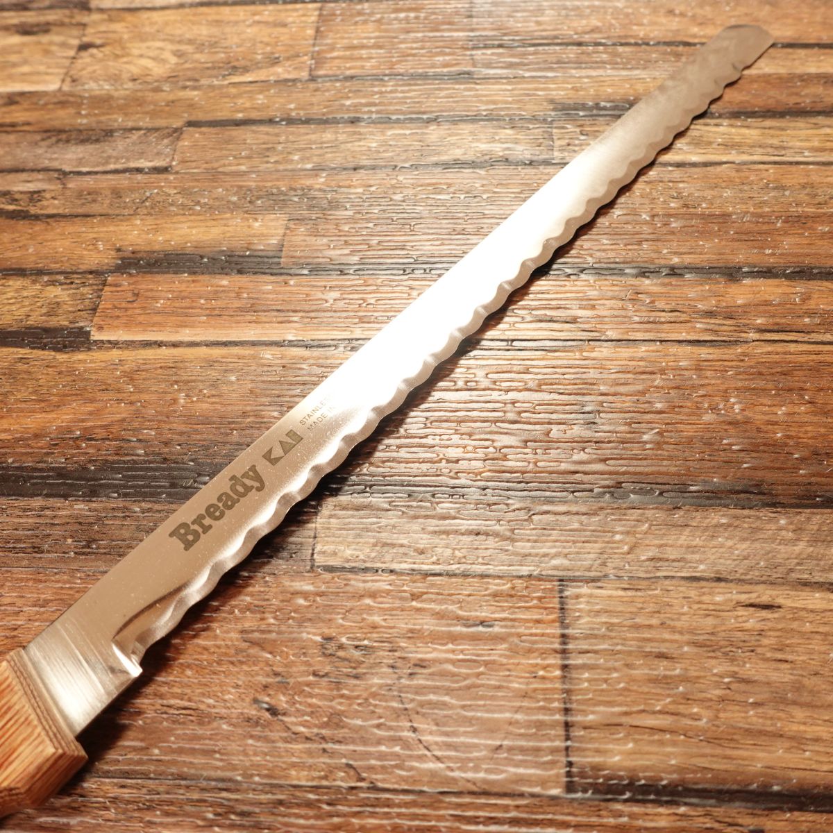 Kai Bread Knife, Serrated, Sharpened, BREADY Series, Nearly Unused, 240mm