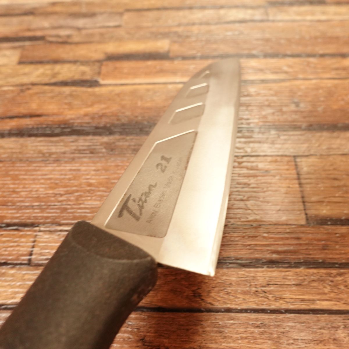 Titan 21 Santoku Knife, Sharpened, Silver Titanium, FOREVER, 160mm