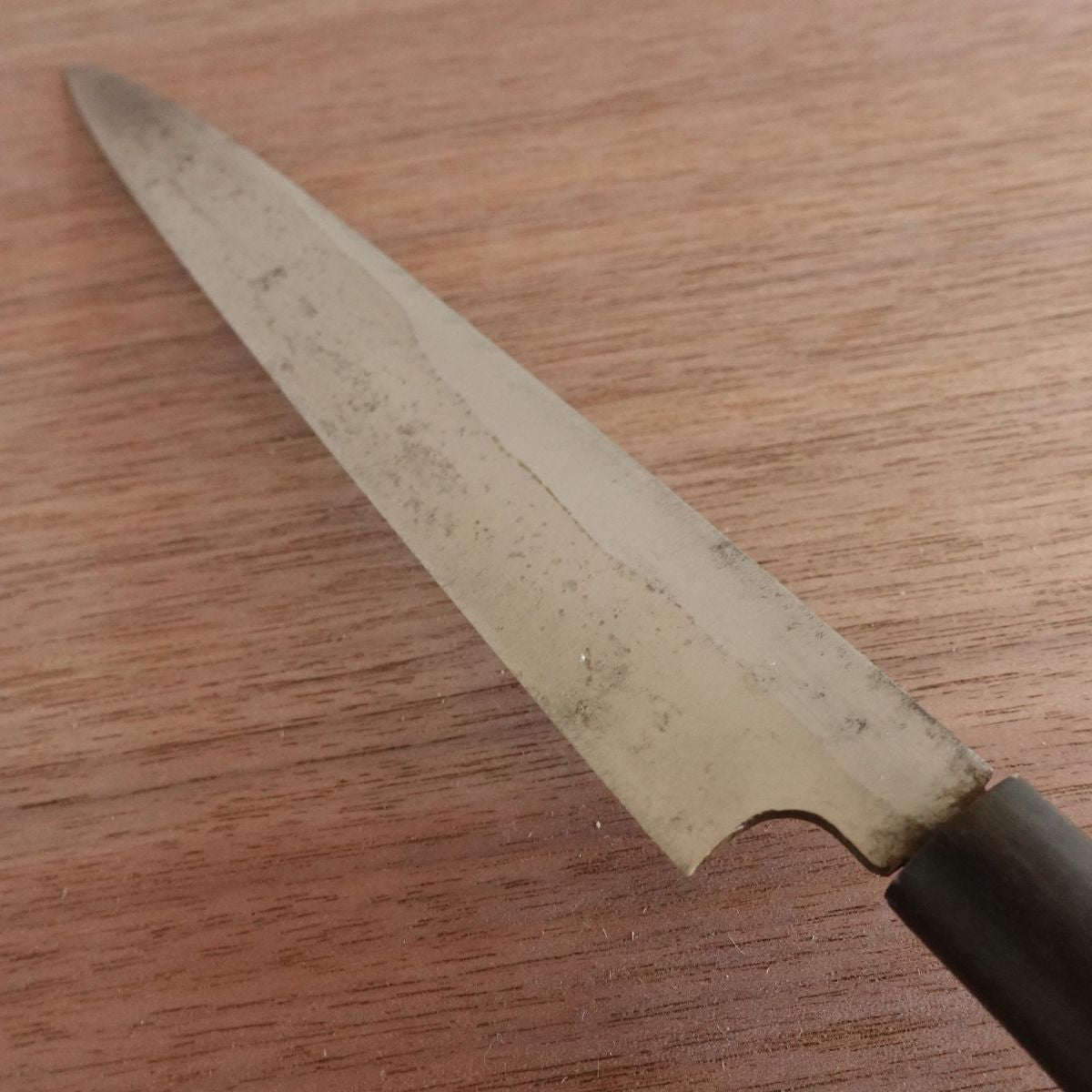 Minamoto Kikusuga Yanagiba Knife, Sharpened, Water Buffalo Handle, Sashimi Knife, 200mm