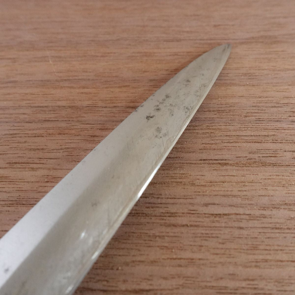 Minamoto Kikusuga Yanagiba Knife, Sharpened, Water Buffalo Handle, Sashimi Knife, 200mm