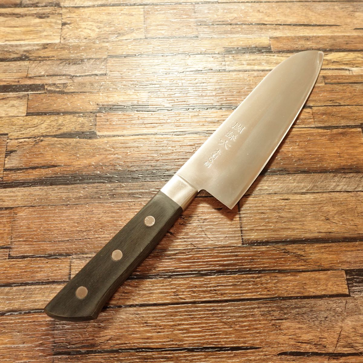 Seki Magoroku Santoku Knife, Sharpened, Warikomi Steel, All-Purpose Knife, KAI, 165mm