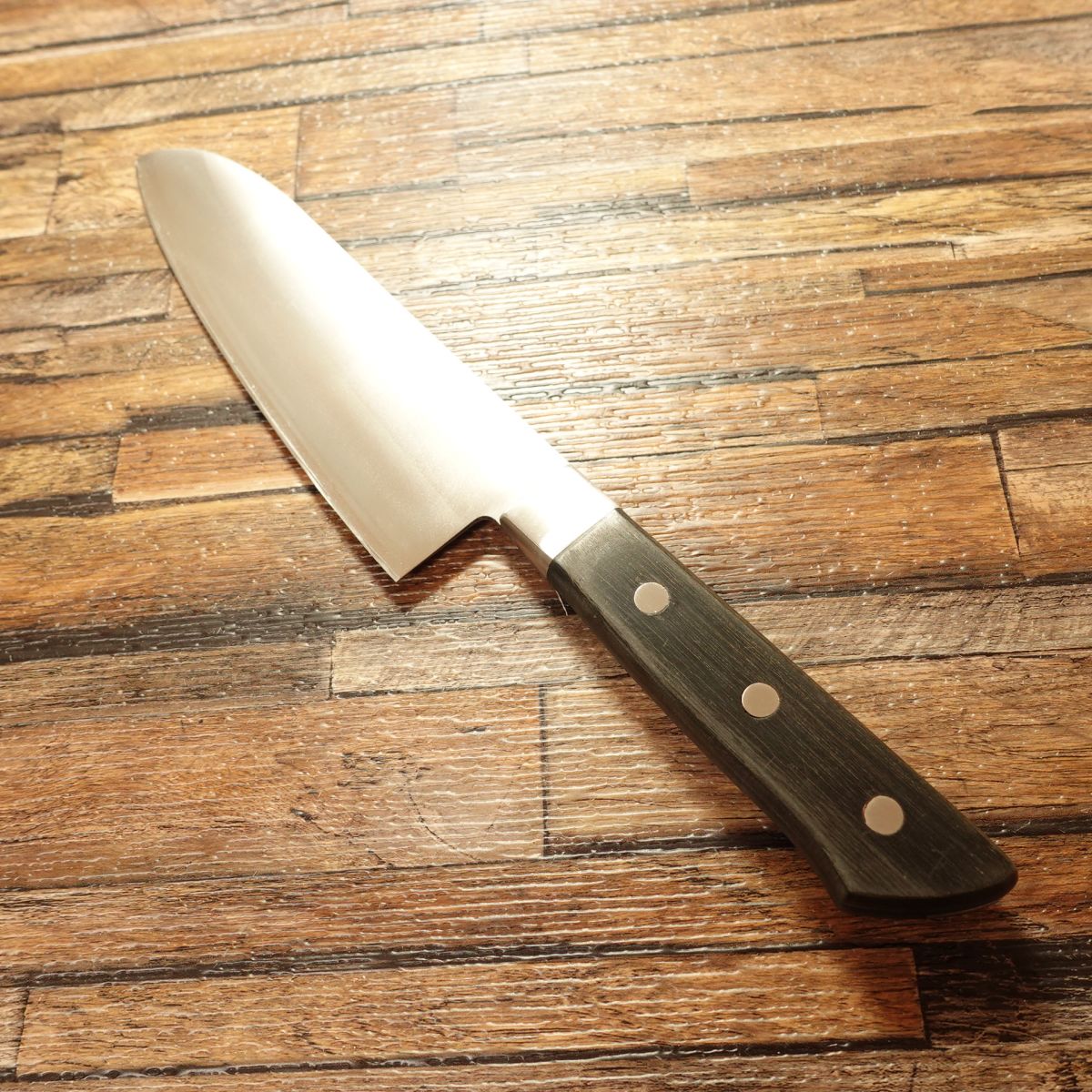 Seki Magoroku Santoku Knife, Sharpened, Warikomi Steel, All-Purpose Knife, KAI, 165mm