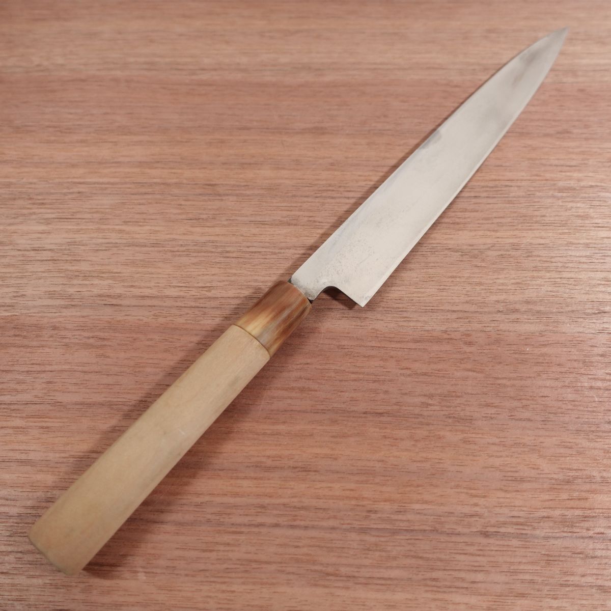 Minamoto Takafusa Yanagiba Knife, Sharpened, Left-Handed, Sashimi Knife, White Water Buffalo Handle, Single Bevel, Fuguhiki, 240mm