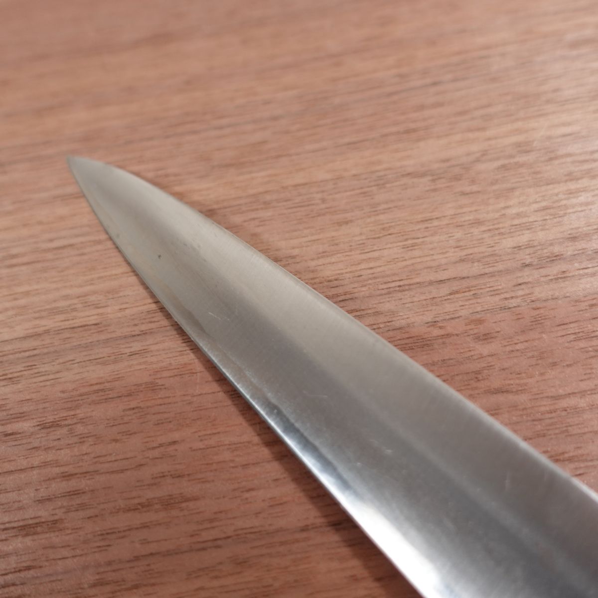 Minamoto Takafusa Yanagiba Knife, Sharpened, Left-Handed, Sashimi Knife, White Water Buffalo Handle, Single Bevel, Fuguhiki, 240mm