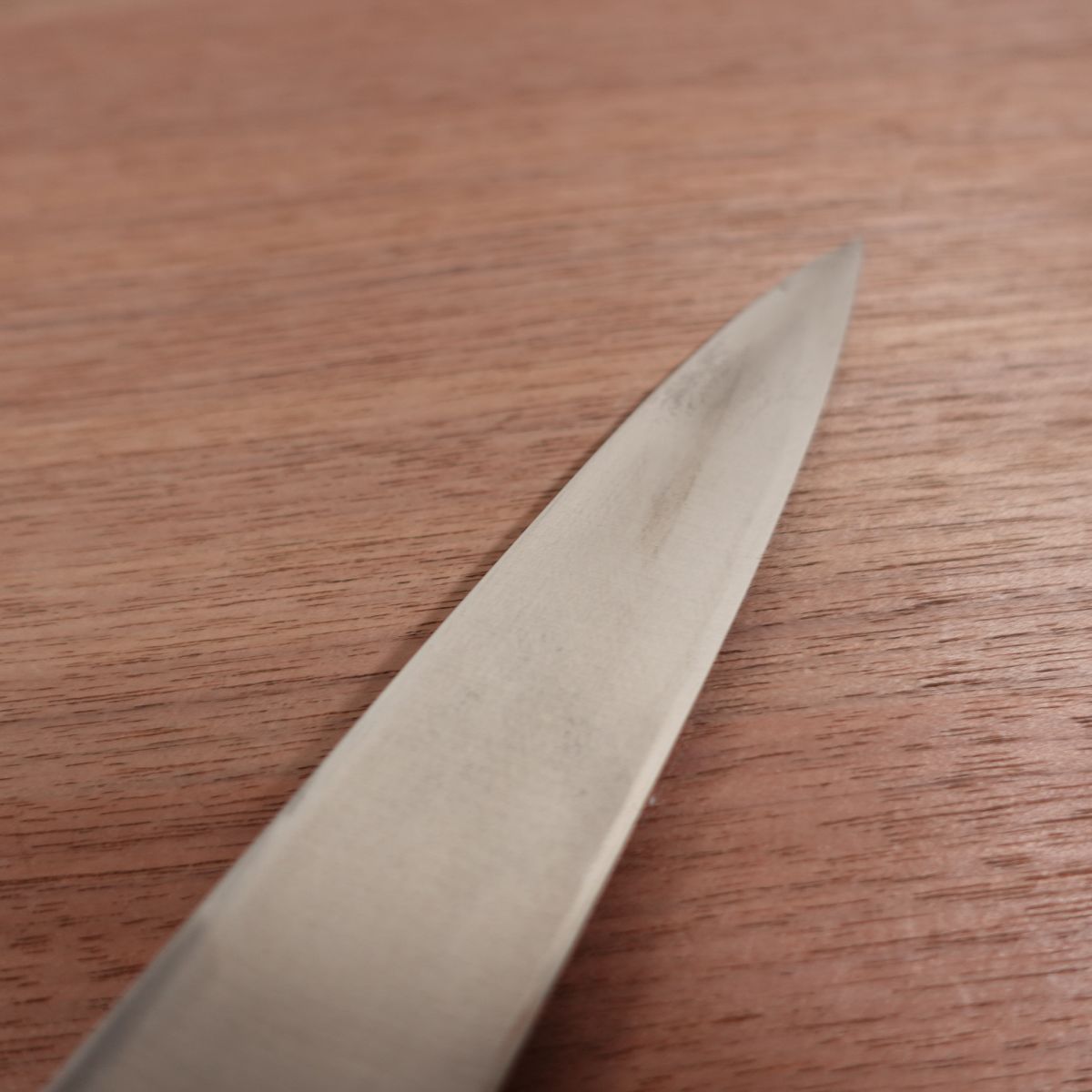 Minamoto Takafusa Yanagiba Knife, Sharpened, Left-Handed, Sashimi Knife, White Water Buffalo Handle, Single Bevel, Fuguhiki, 240mm