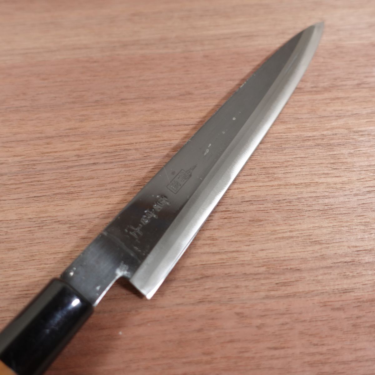 Kumofuji Yanagiba Knife, Sharpened, Kurouchi Finish, Double Bevel, Sashimi Knife, Special Selection, Sticker Attached, Nearly Unused, 210mm