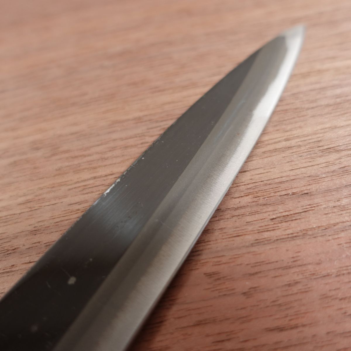 Kumofuji Yanagiba Knife, Sharpened, Kurouchi Finish, Double Bevel, Sashimi Knife, Special Selection, Sticker Attached, Nearly Unused, 210mm