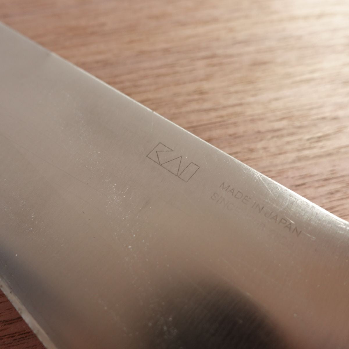 Seki Magoroku Santoku Knife, Sharpened, Suzaku, Hon-Warikomi Steel, Kai Corporation, 165mm