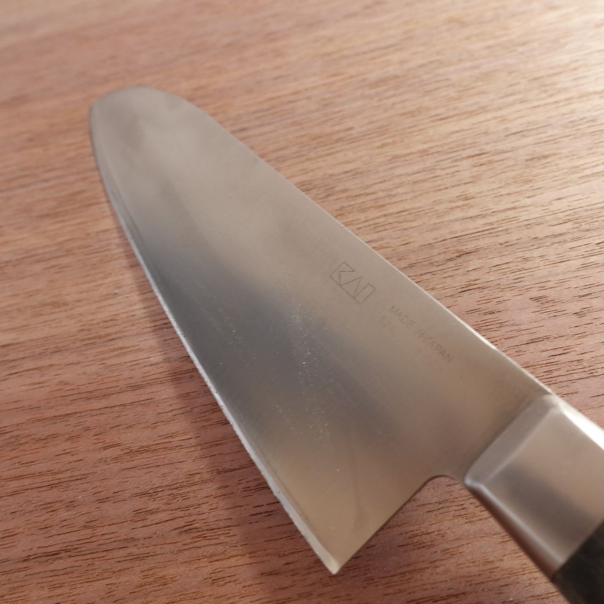 Seki Magoroku Santoku Knife, Sharpened, Suzaku, Hon-Warikomi Steel, Kai Corporation, 165mm