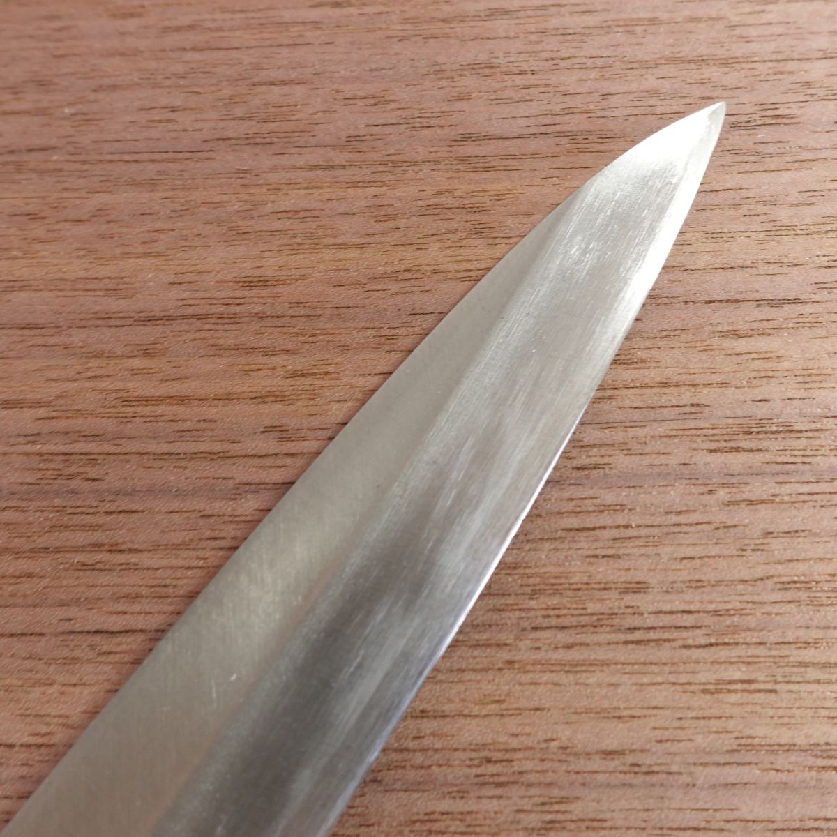 Tojuro Yanagiba Knife, Sharpened, White Ferrule, Sashimi Knife, Unused Stored Item, 210mm