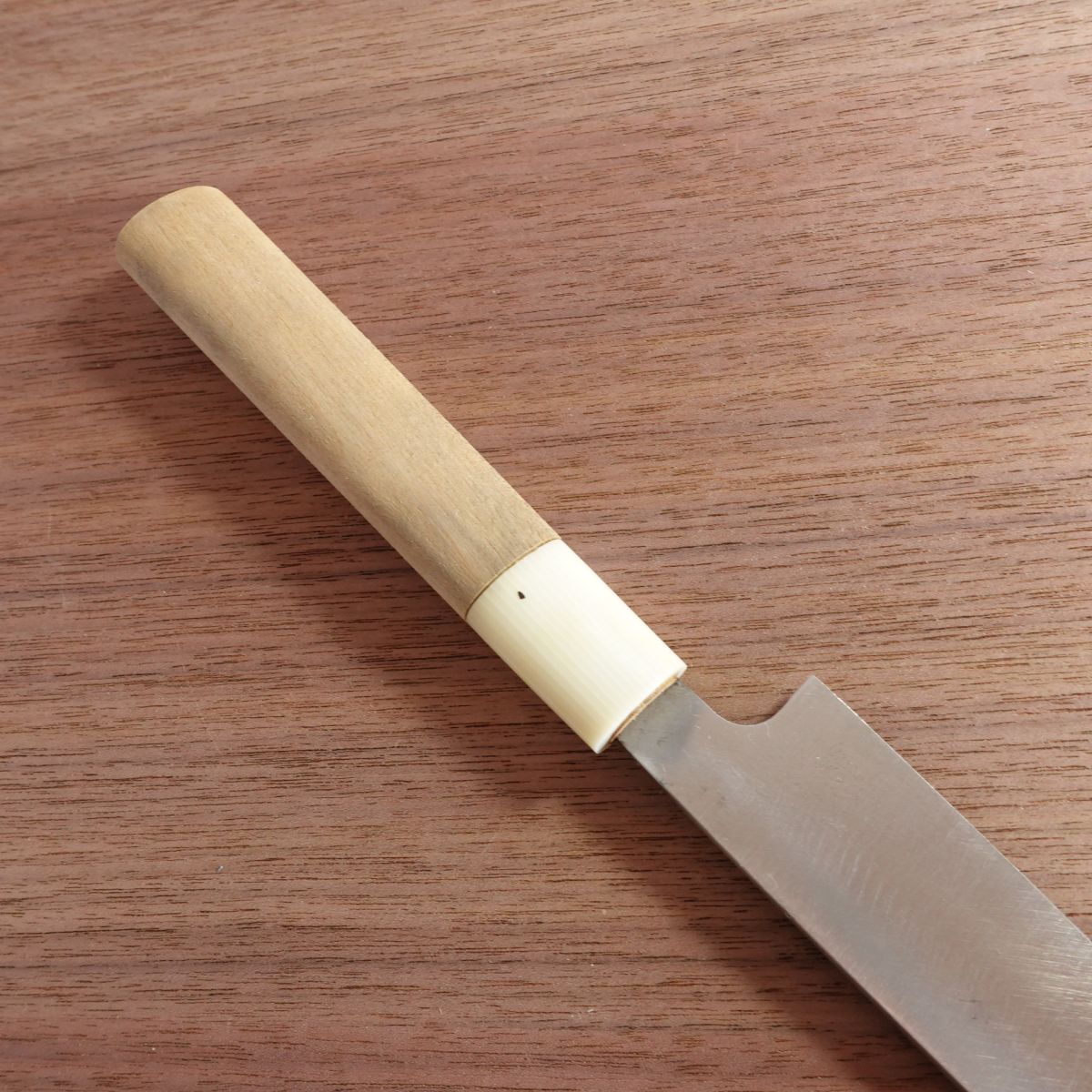 Tojuro Yanagiba Knife, Sharpened, White Ferrule, Sashimi Knife, Unused Stored Item, 210mm