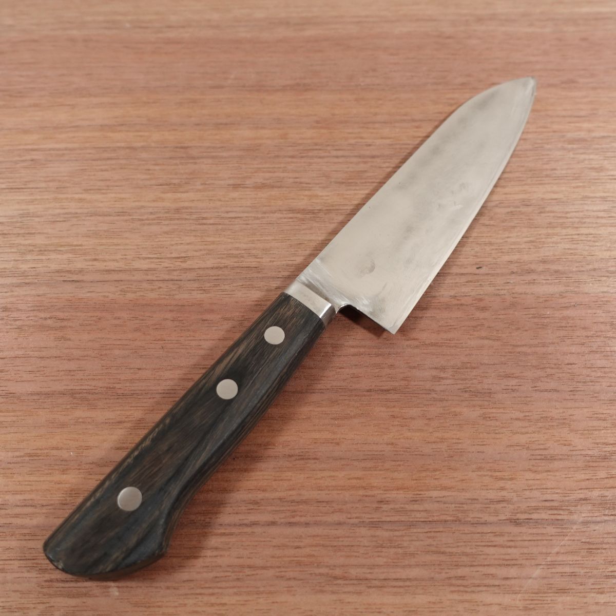 Sakaiya Isshin Santoku Knife, Sharpened, All-Purpose Knife, Hon-Warikomi DP, Made by Sakaiya Isshin, 160mm