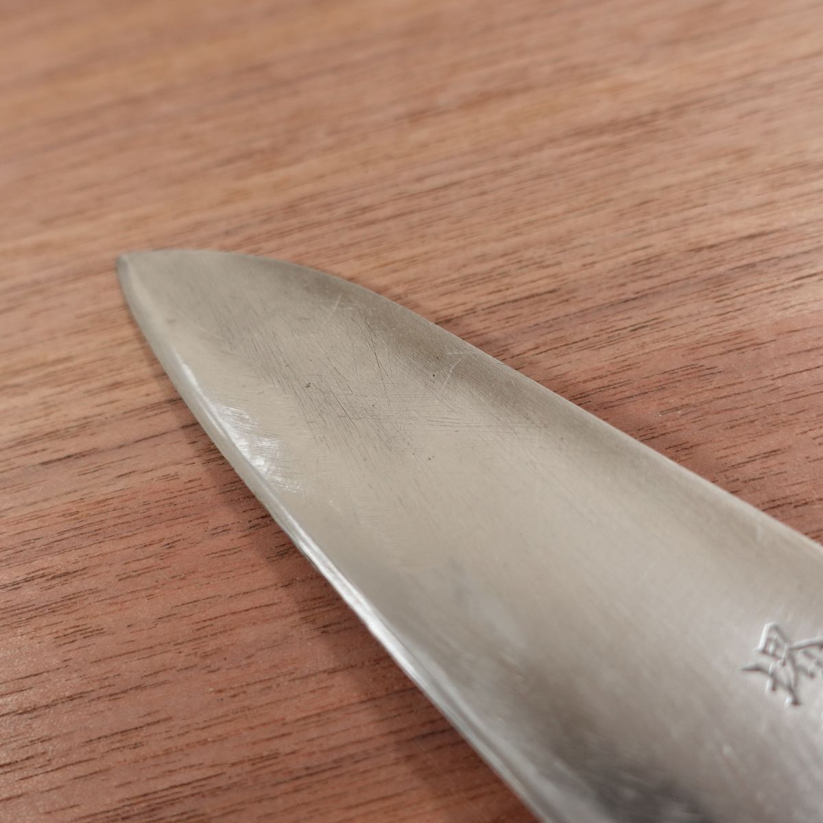 Sakaiya Isshin Santoku Knife, Sharpened, All-Purpose Knife, Hon-Warikomi DP, Made by Sakaiya Isshin, 160mm