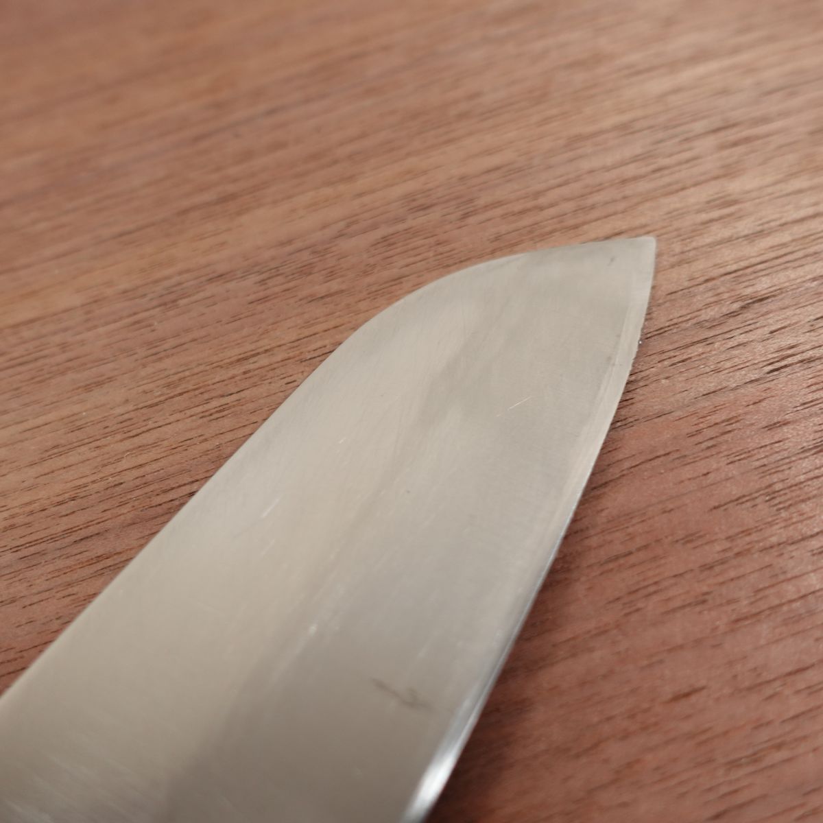 Higashi Hitachi Santoku Knife, Sharpened, Ginsan Laminated Stainless Steel, Ultra Thin, Lightweight, 155mm