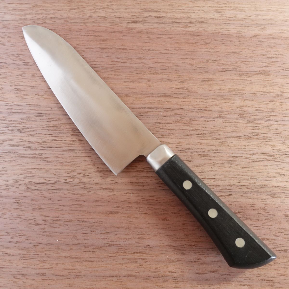 Seki Magoroku Santoku Knife, Sharpened, Honoka, Kai Corporation, 170mm