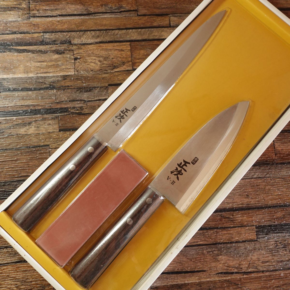 Masatsugu Knife Set, Unopened, V2 Steel, Stainless Steel, Yanagiba Knife, Deba Knife, Whetstone Included