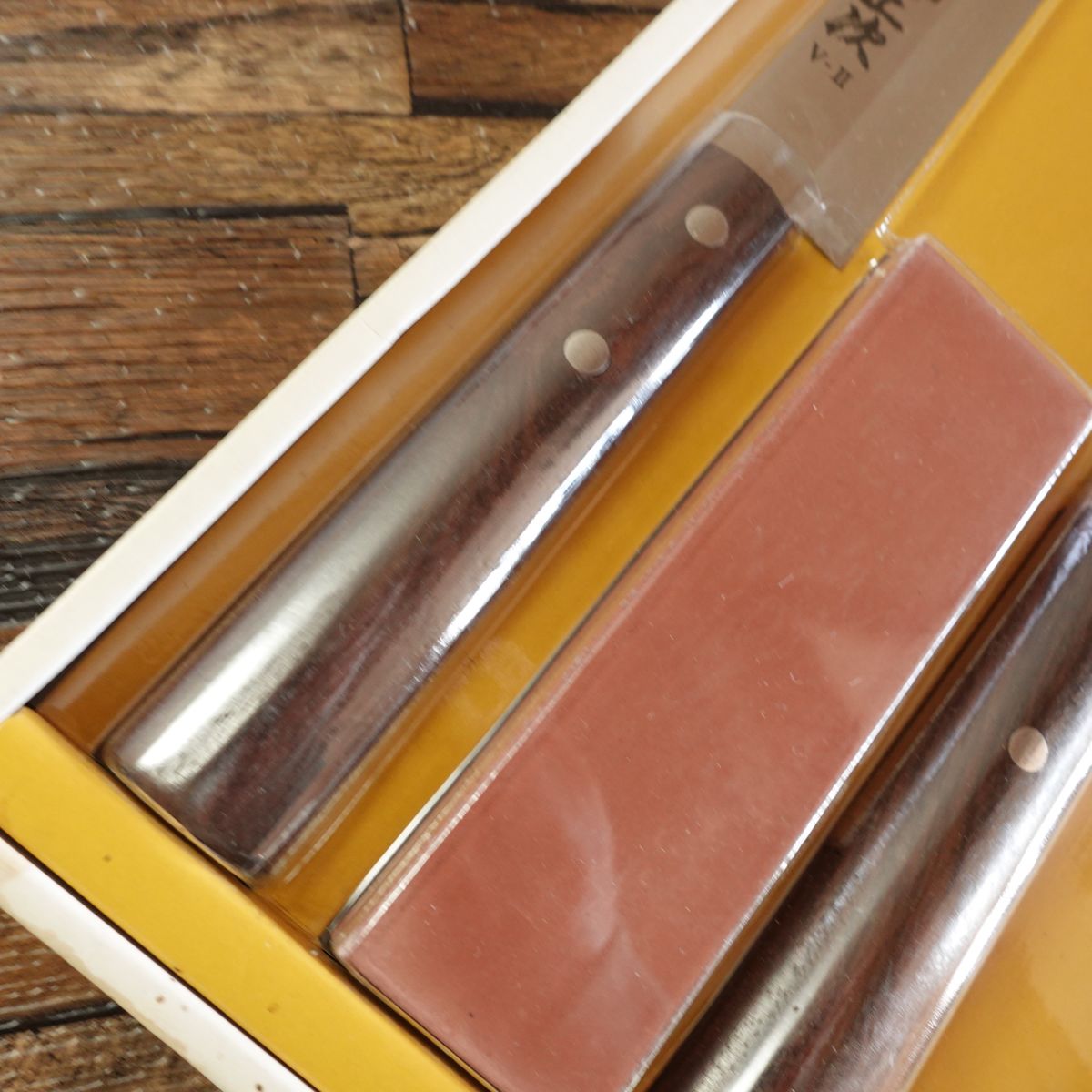 Masatsugu Knife Set, Unopened, V2 Steel, Stainless Steel, Yanagiba Knife, Deba Knife, Whetstone Included