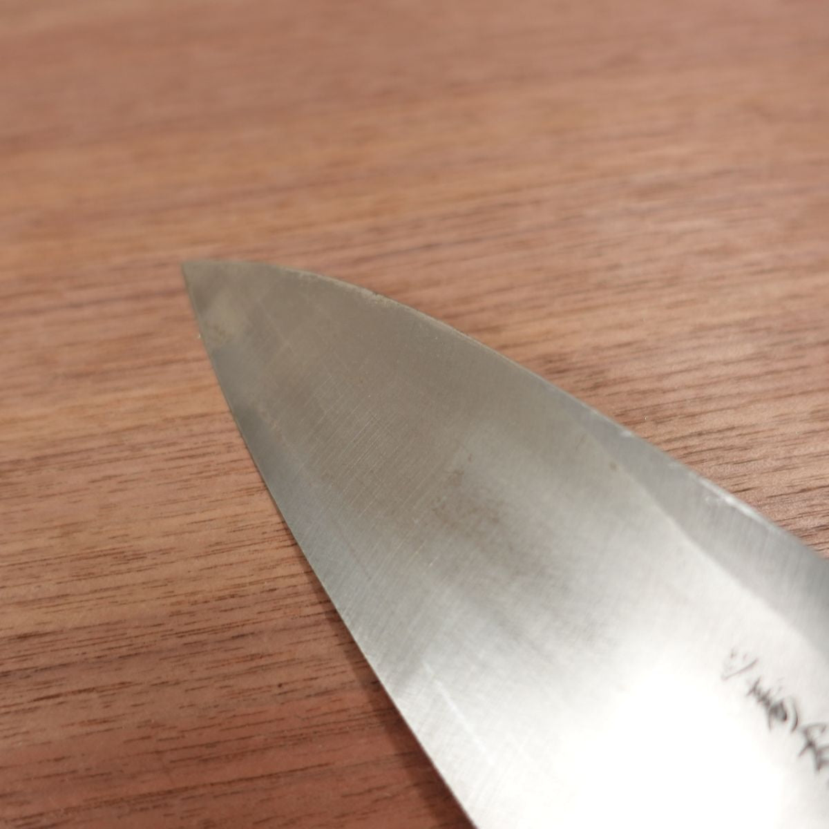 Enjutaro Kunimura Deba Messer, geschärft, Karbonstahl, Enju, Qualitätsgarantie-Aufkleber, originalverpackt, neuwertiger Lagerartikel, 170 mm