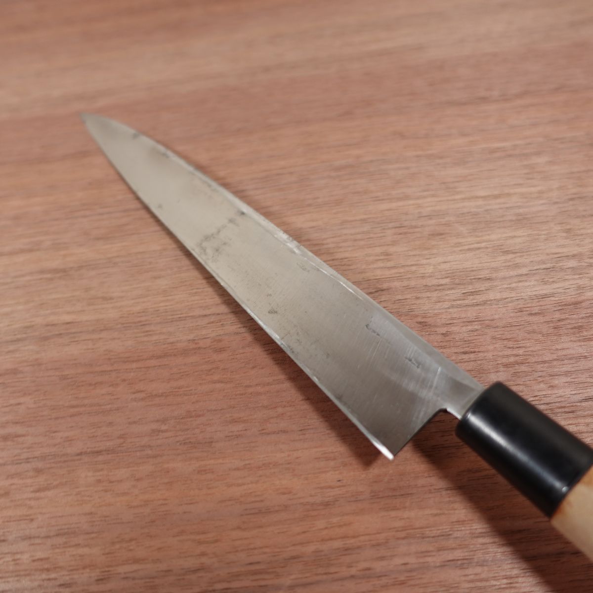 Oyama Yanagiba Knife, Sharpened, Hand-Forged, Den, Sashimi Knife, Kumamoto Traditional Craft, Sticker Remaining on Handle, Protective Cover Included, Lightly Used, 250mm