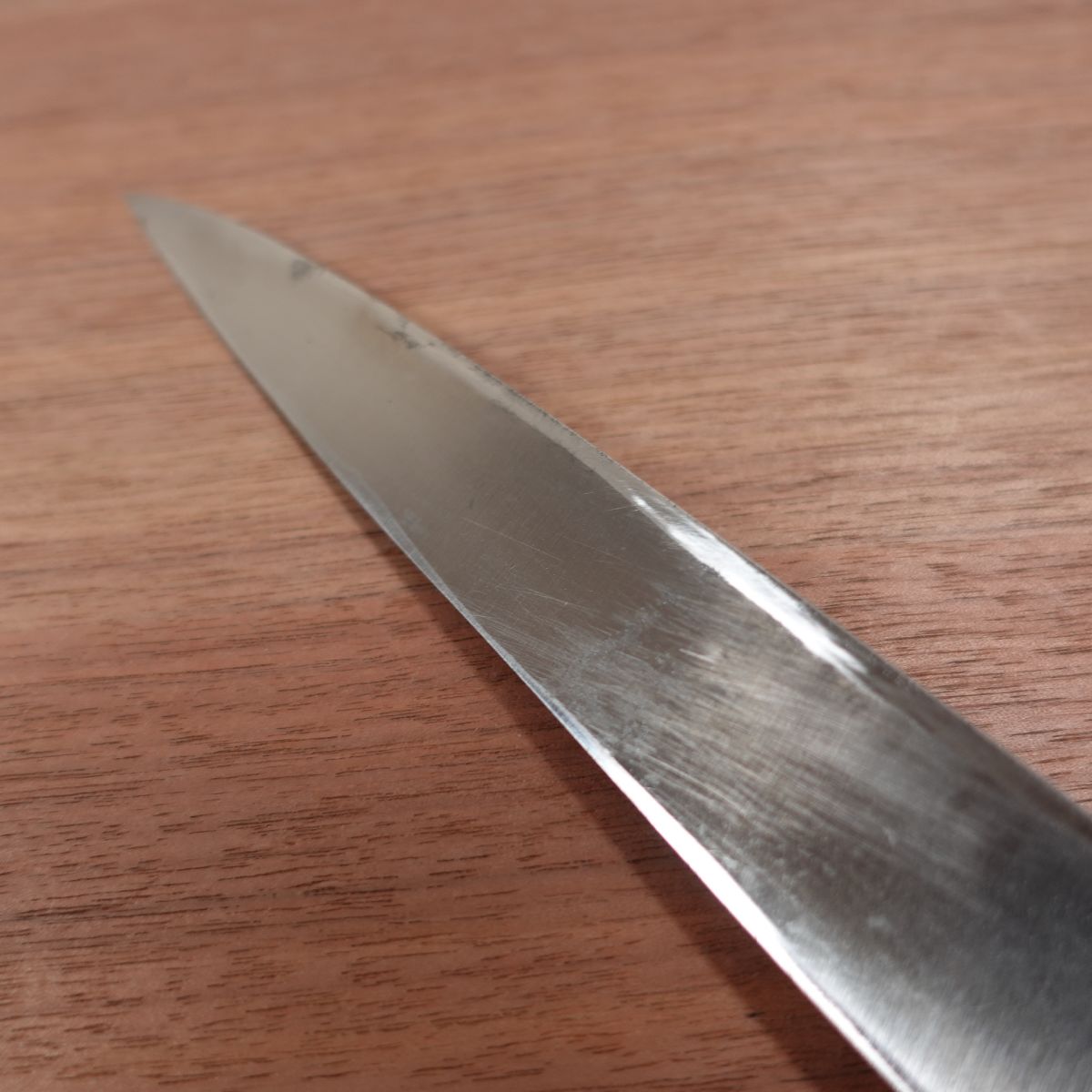 Oyama Yanagiba Knife, Sharpened, Hand-Forged, Den, Sashimi Knife, Kumamoto Traditional Craft, Sticker Remaining on Handle, Protective Cover Included, Lightly Used, 250mm