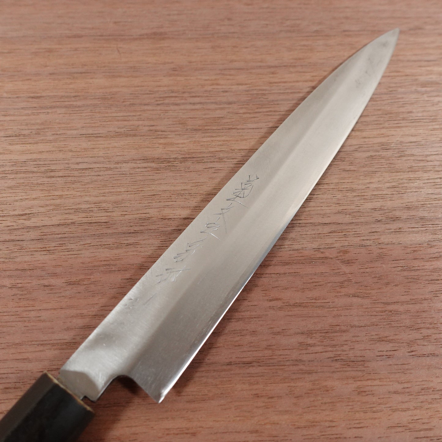 Kikuichimonji Yanagiba Knife, Sharpened, Water Buffalo Handle, Sashimi Knife, Special Make, Minimal Signs of Use, 215mm