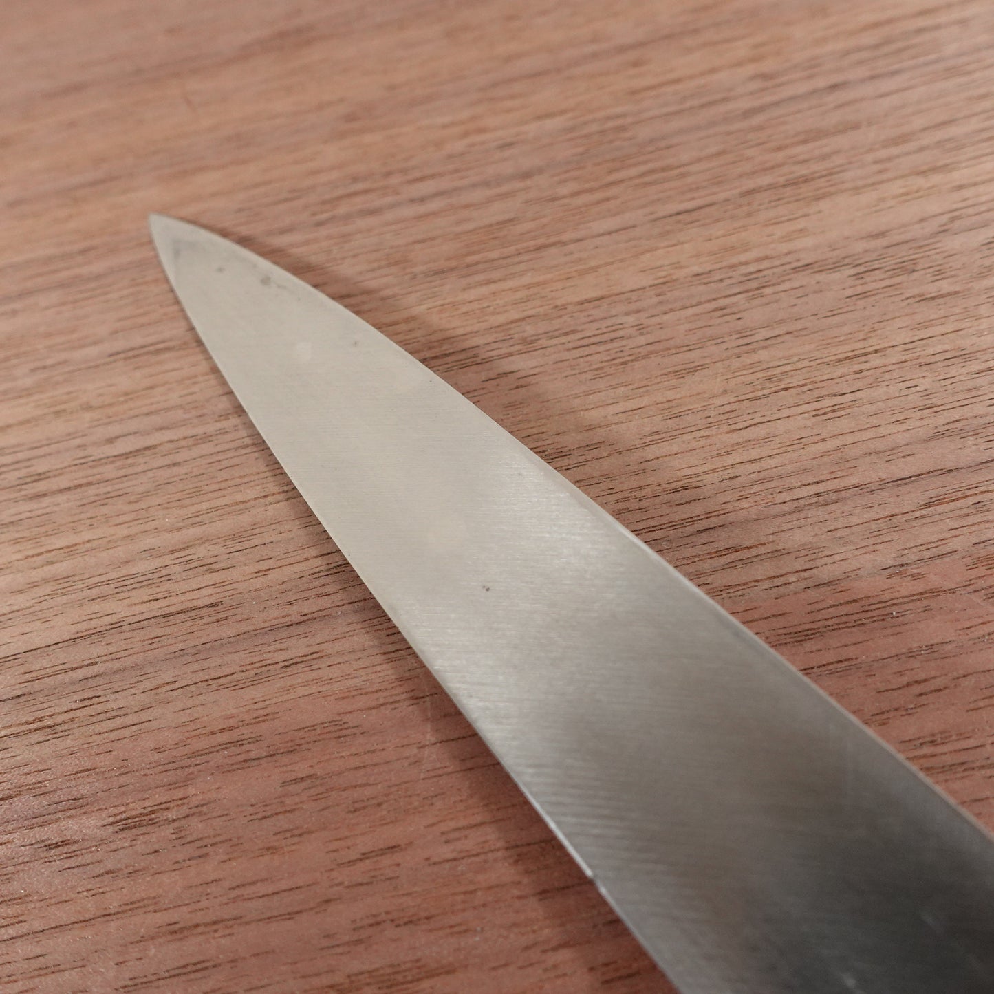 Kikuichimonji Yanagiba Knife, Sharpened, Water Buffalo Handle, Sashimi Knife, Special Make, Minimal Signs of Use, 215mm