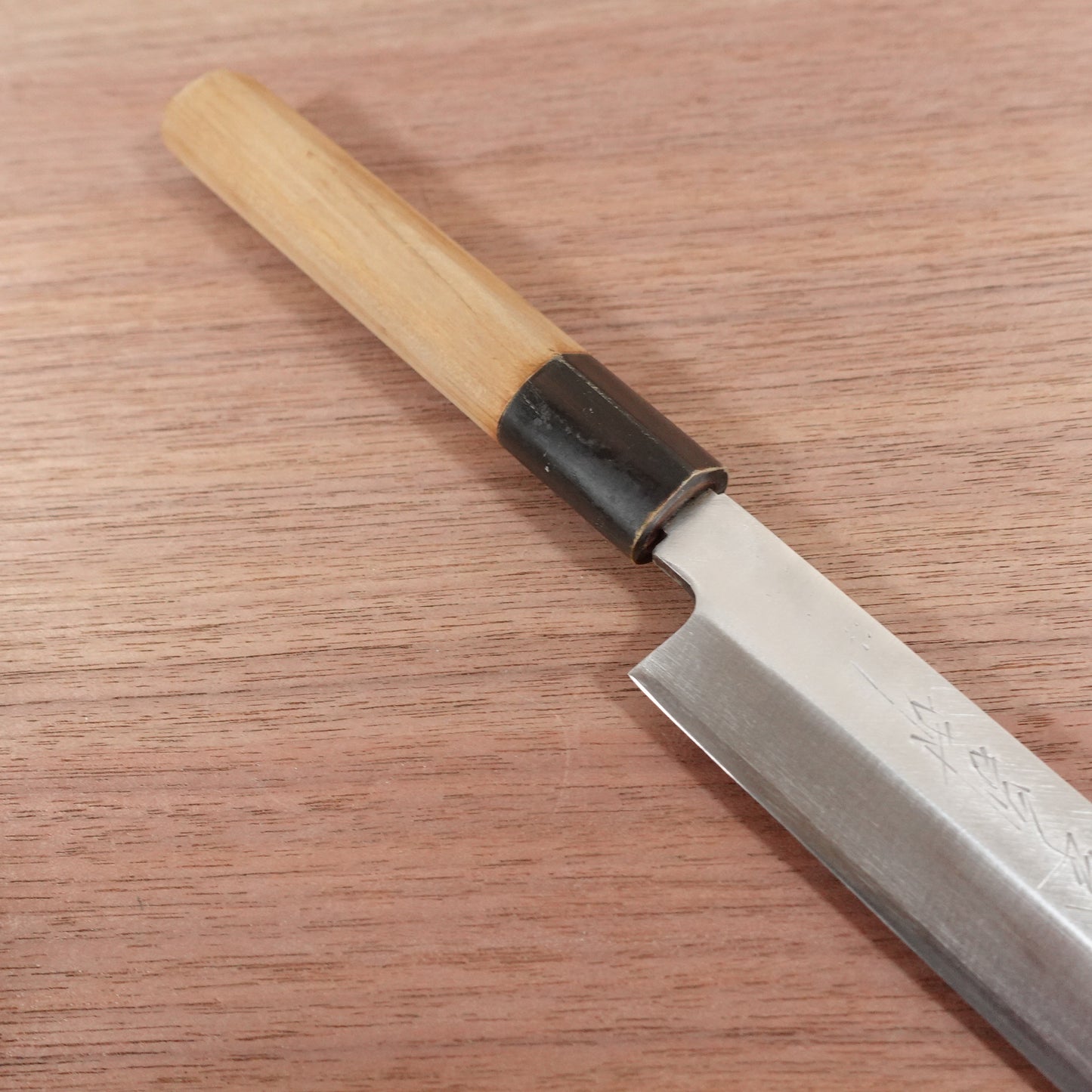Kikuichimonji Yanagiba Knife, Sharpened, Water Buffalo Handle, Sashimi Knife, Special Make, Minimal Signs of Use, 215mm