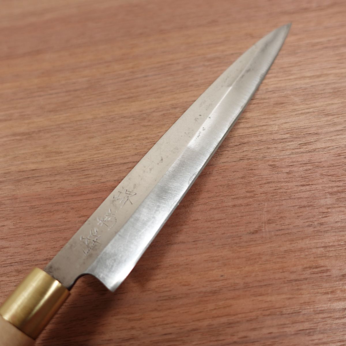 Sakai Kikumori Yanagiba Messer, geschärft, Sashimimesser, Kohlenstoffstahl, einseitig geschliffen, Griff wie neu, 210mm