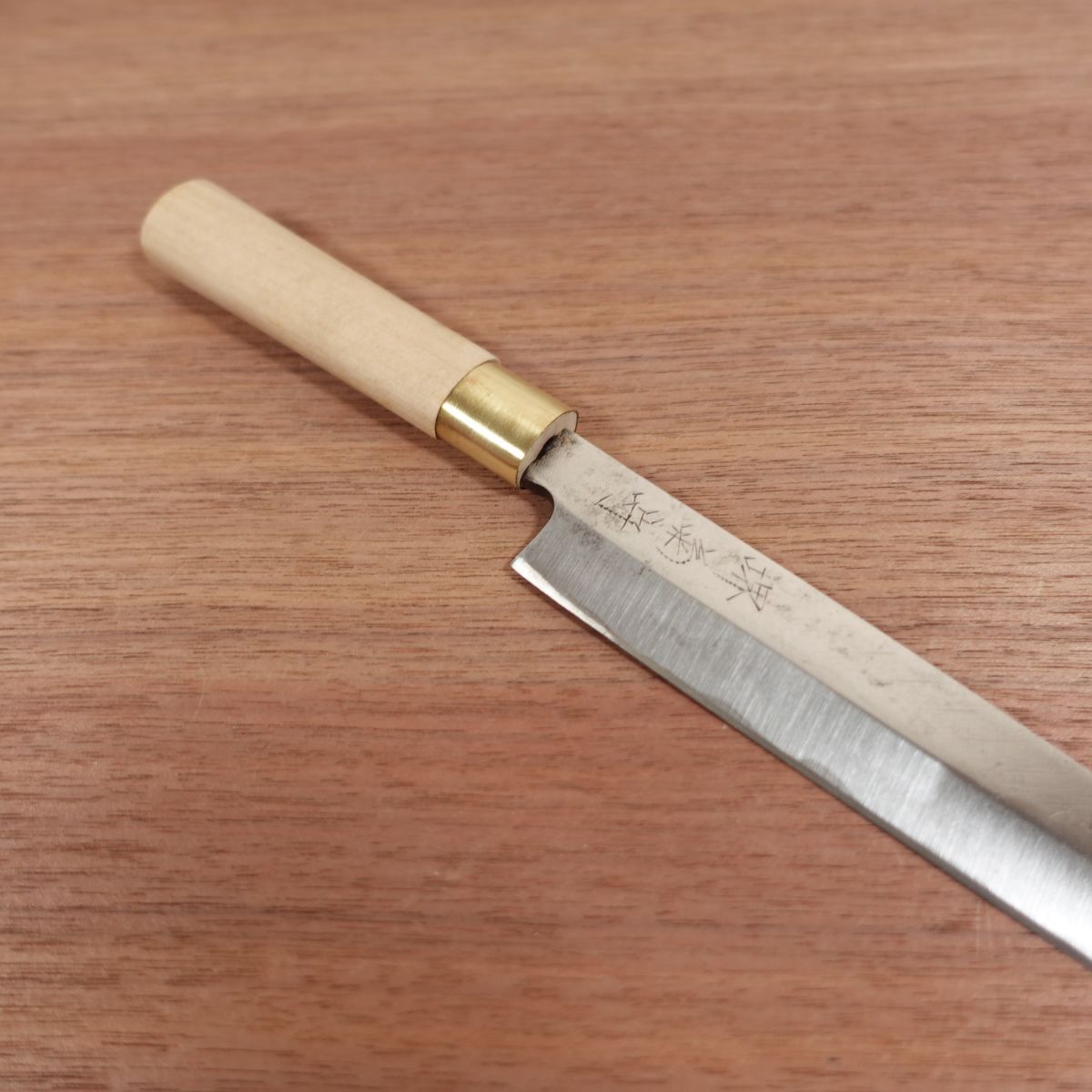 Sakai Kikumori Yanagiba Messer, geschärft, Sashimimesser, Kohlenstoffstahl, einseitig geschliffen, Griff wie neu, 210mm