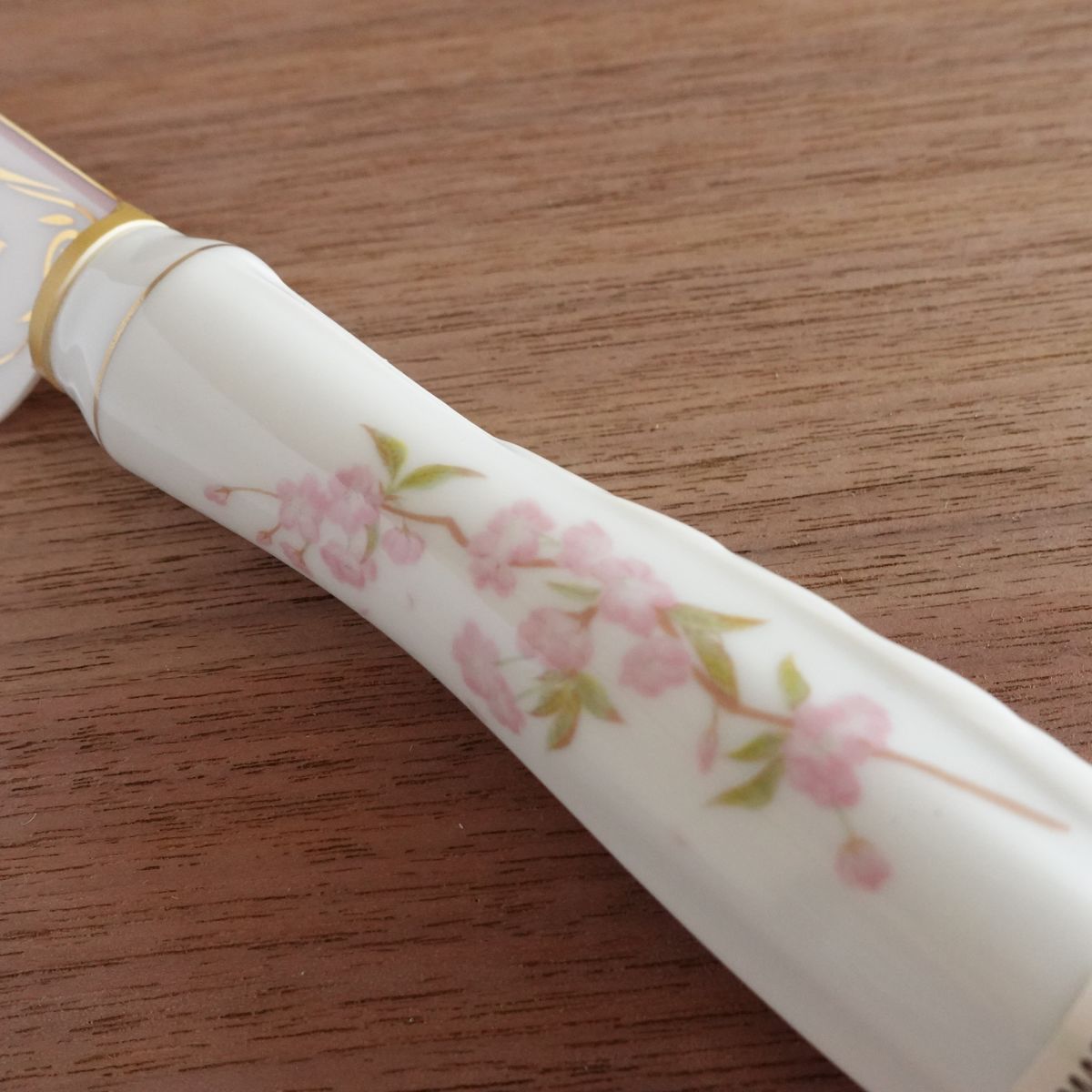 Minova Ceramic Jewel Knife Sakura Ko-Santoku Petty Knife, Ceramic, Boxed, Unused Stored Item, 130mm