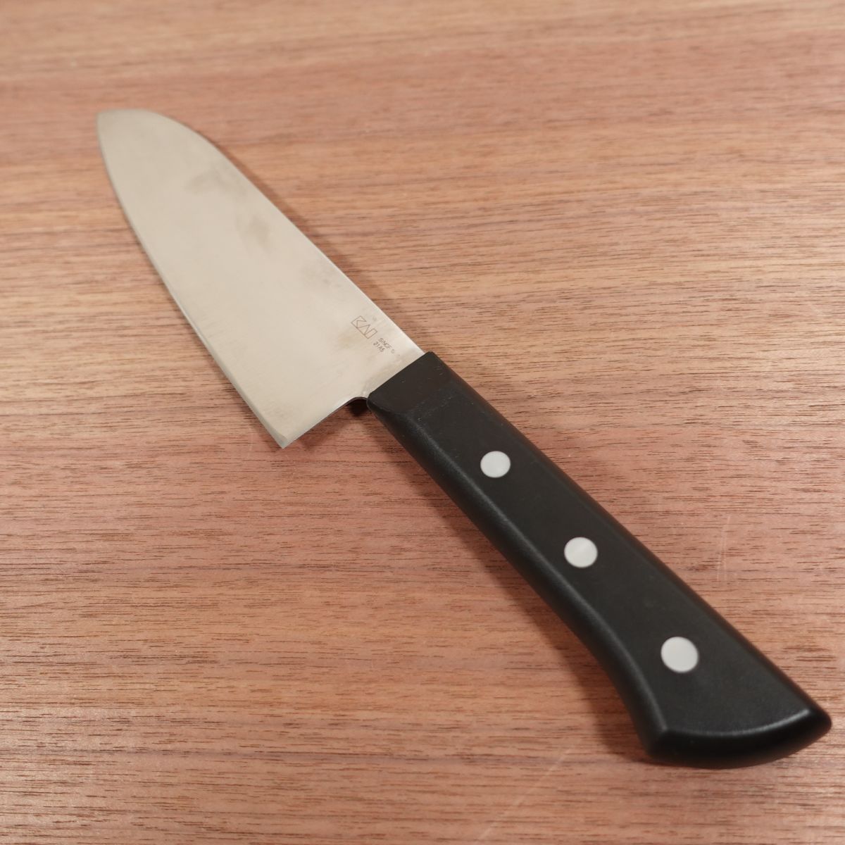 Seki Magoroku Santoku Knife, Sharpened, Wakatake, All-Purpose Knife, Stainless Steel, Thin Profile, 170mm