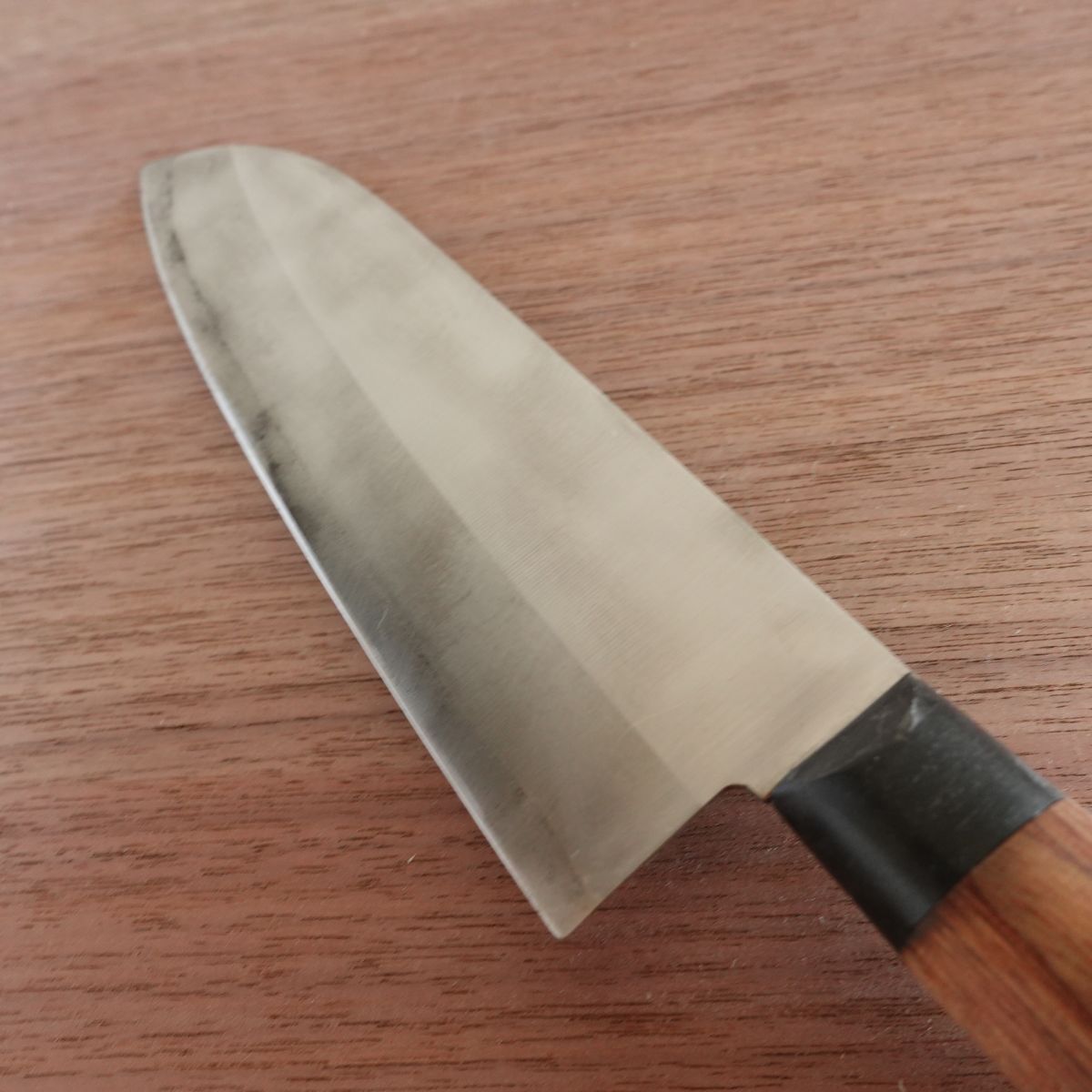 Soshu-den Santoku Knife, Sharpened, All-Purpose Knife, Double-Edged, Hon-Warikomi, 170mm