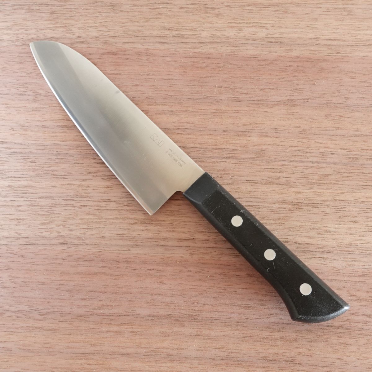 Seki Magoroku Santoku Knife, Sharpened, Moegi Series, All-Purpose Knife, KAI, 170mm