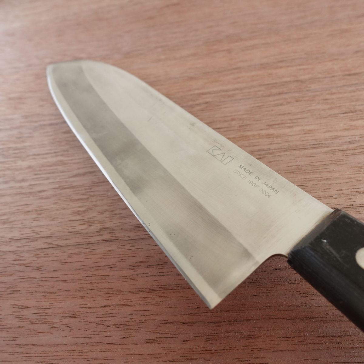Seki Magoroku Santoku Knife, Sharpened, Stainless Steel, All-Purpose Knife, KAI, 170mm