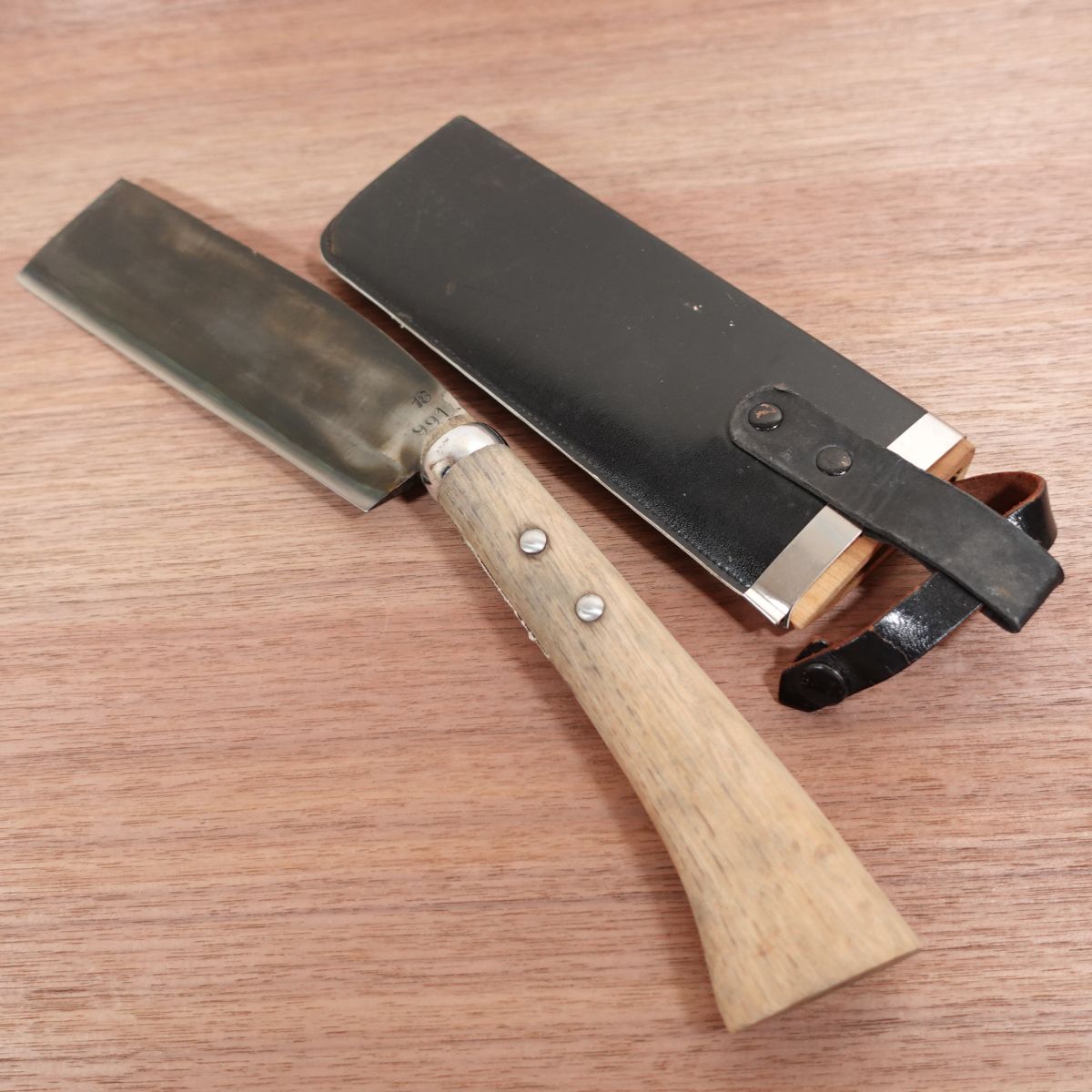 Ryoma Hatchet, Sharpened, Black Oxide Finish, Double Bevel, Waist Hatchet, Carbon Steel, Special, Sheath Included, Damaged Clasp, 180mm
