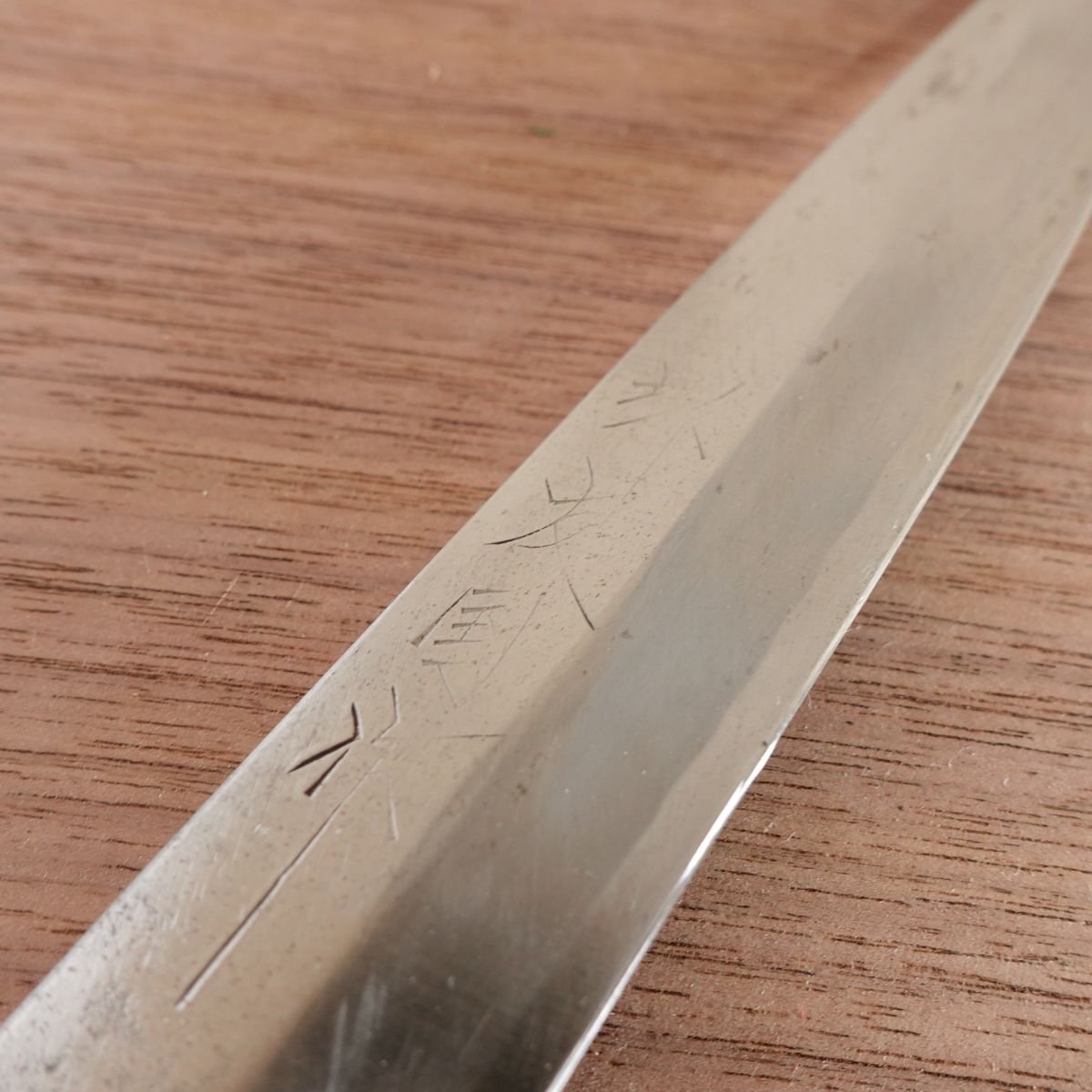 Sakai Tomokuni Yanagiba Knife, Sharpened, Water Buffalo Handle, Premium Sashimi Knife, 180mm