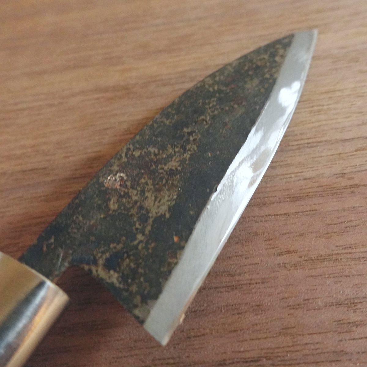 Masafumi Ko-Deba Messer, geschärft, Kurouchi-Finish, Aji-Messer, einseitig geschliffen, 105mm